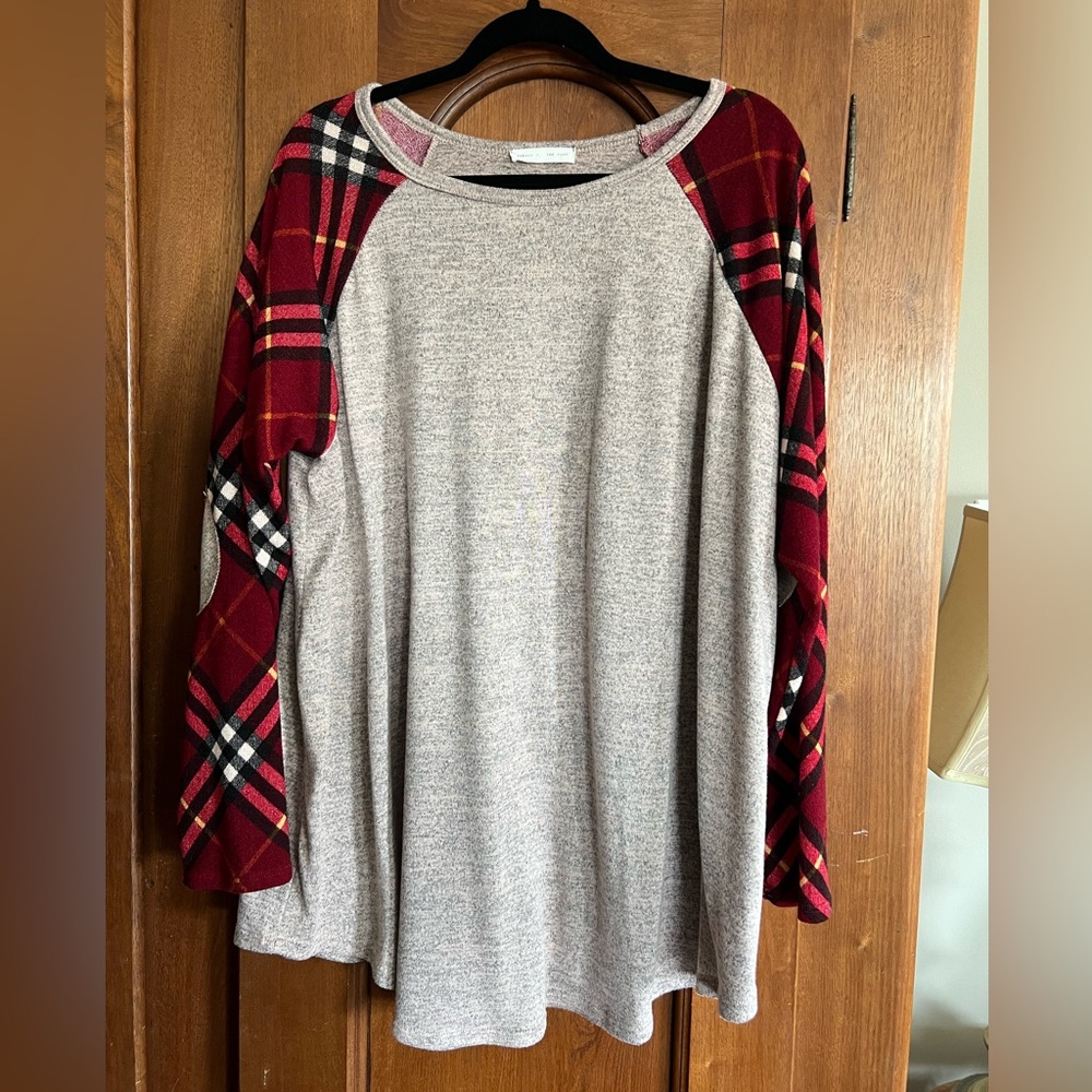 Reborn J Gray and Red Plaid Sleeves Tunic